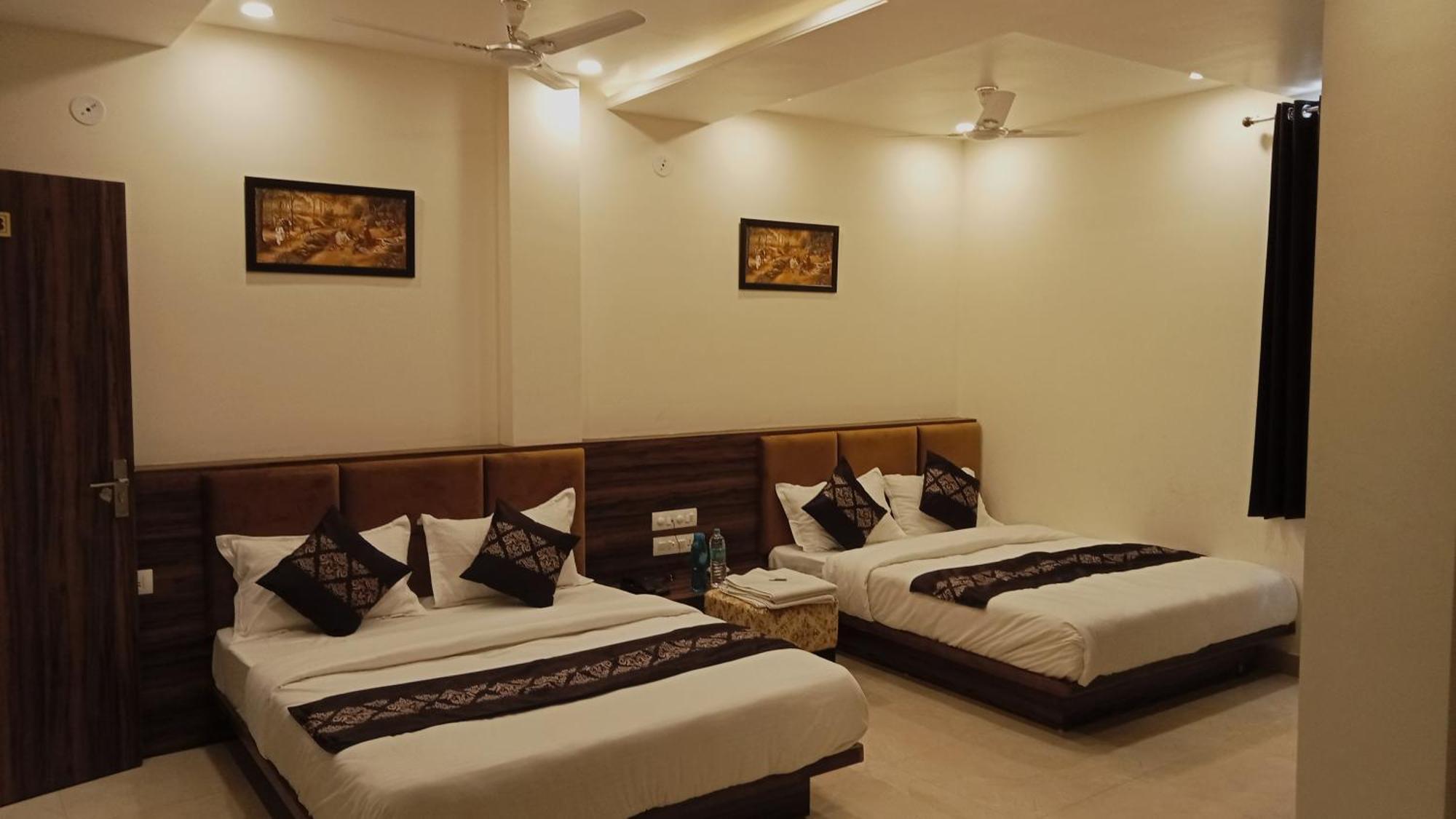 Hotel Vrinda Inn Udaipur Exterior foto
